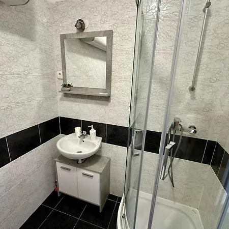 Soca Treasure With Free Parking Apartment *