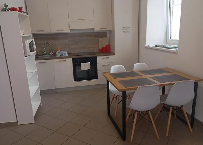 Soca Treasure With Free Parking *